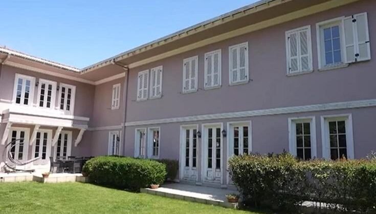 Aşk-ı Memnu dizisinin usta ismi, beş odalı evinde kedileriyle yaşıyor