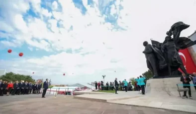 TBMM Başkanı Numan Kurtulmuş, 23 Nisan Töreninde Çelenk Bıraktı