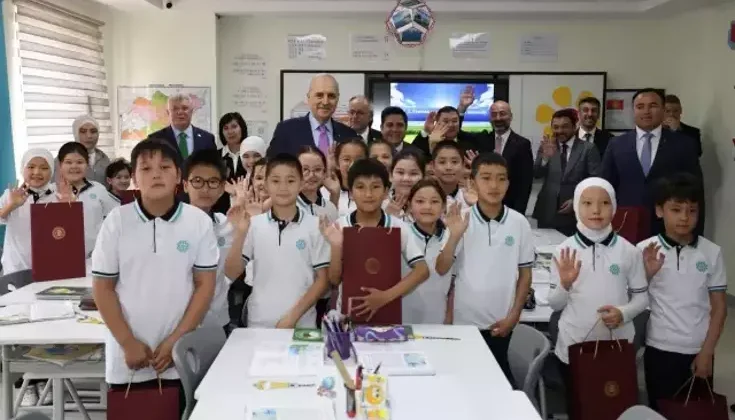 TBMM Başkanı Numan Kurtulmuş’tan Kırgızistan’da Maarif Okulu Ziyareti