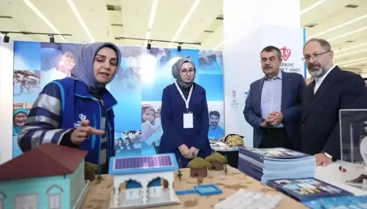 Milli Eğitim Bakanı Yusuf Tekin, Uluslararası İslam Sanatları Fuarı’nı Ziyaret Etti
